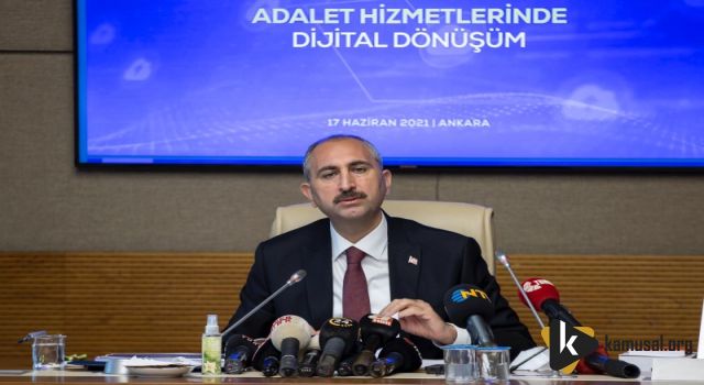 BAKAN GÜL: DİJİTAL MECRALAR HUKUK GÜVENLİĞİNİN DE ÖZGÜRLÜĞÜN DE ANA KONUSUDUR