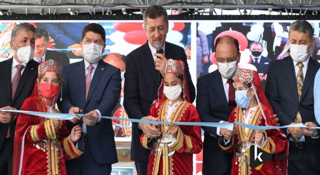 BAKAN SELÇUK, BARTIN'DA "EĞİTİM TESİSLERİ TOPLU AÇILIŞ TÖRENİ"NE KATILDI