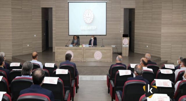 BAKAN YARDIMCISI ÖZER, GAZİANTEP'TEKİ LGS HAZIRLIKLARINI İNCELEDİ