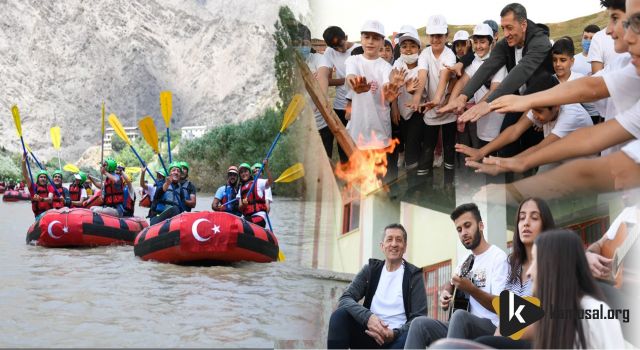 HAKKÂRİ'DE TELAFİ ETKİNLİKLERİ KAPSAMINDA DOĞA KAMPI VE RAFTING YAPAN GENÇLERİN ÇOŞKUSUNA BAKAN SELÇUK DA ORTAK OLDU