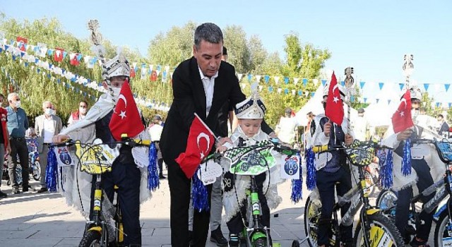 Ramazan Abilerinden Çocuklara Masal Tadında Şölen…