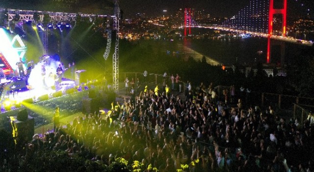 Üsküdar’da yaz coşkusu muhteşem konserlerle devam ediyor