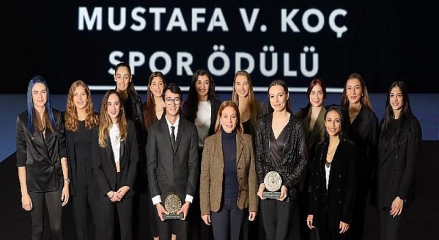 Milli Okçumuz Mete Gazoz ve A Milli Kadın Voleybol Takımımız Mustafa V. Koç Spor Ödülü’nün Sahibi Oldu!