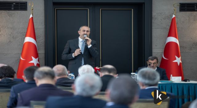 BAKAN GÜL: MİLLETİMİZ SİYASETE YENİ BİR ANAYASA YAPMA ÖDEVİ VERMİŞTİR