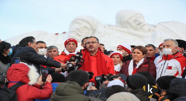 Bakan Kasapoğlu Kardan Heykellerin Açılışını Yaptı