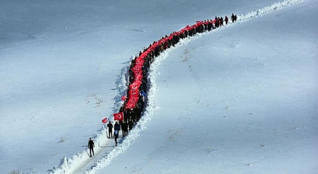 Gölcük Belediyesi Fotoğraf Yarışmalarında Dereceye Girenler Ödüllerine Kavuşuyor