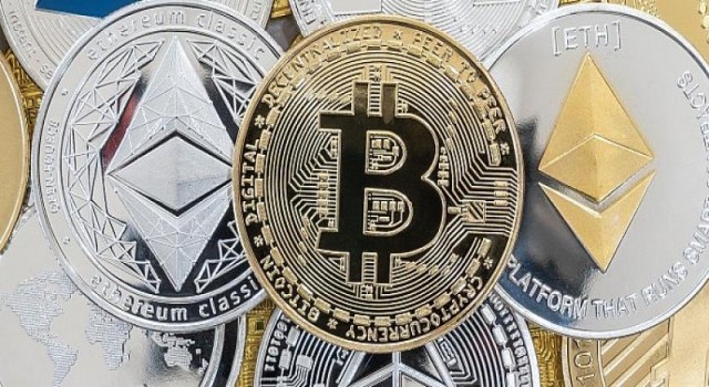 Bitcoin Endişelerle Baskılanmayı Sürdürüyor, 40.000 Altı Tehlikesi