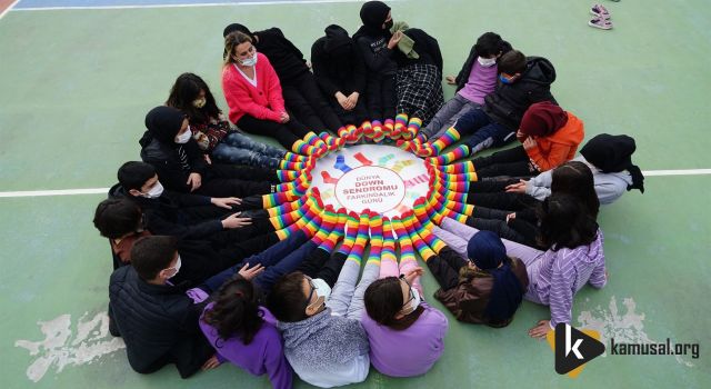 ÖĞRENCİLERDEN DOWN SENDROMU FARKINDALIK GÜNÜ İÇİN RENKLİ ETKİNLİKLER