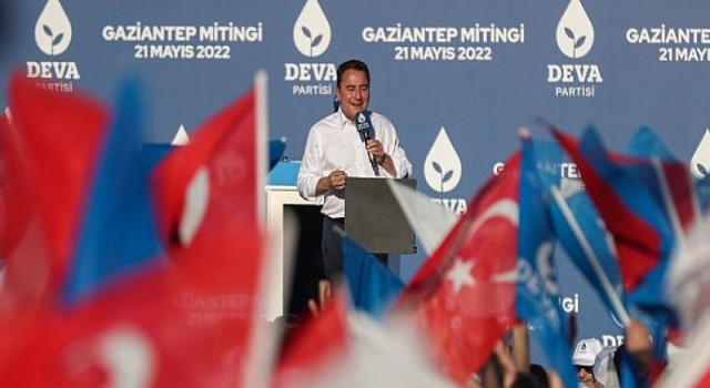 Babacan, DEVA Partisi’nin ilk mitinginde konuştu: ‘Ey Beştepe, görüyor musun? On binler akın akın bu meydana geldi’