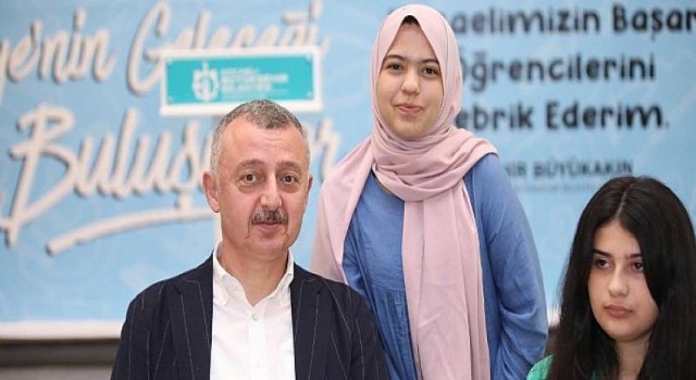 Başkan Büyükakın’dan Kocaeli’nin başarılı gençlerine kutlama