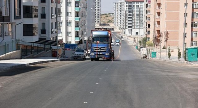 Sıcak Asfalt Serimi Tamamlanan Yollarda Çizgi Çalışması Yapılıyor