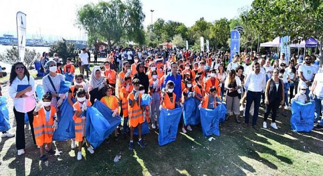 Çevre gönüllüleri İnciraltı Kent Ormanı’nda temizlik yaptı