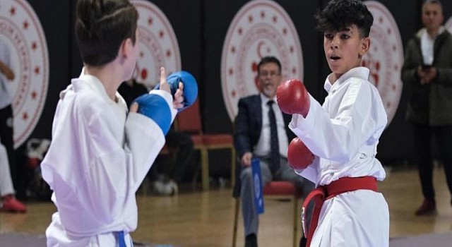 İller arası Karate Ligi Kocaeli’de nefes kesti