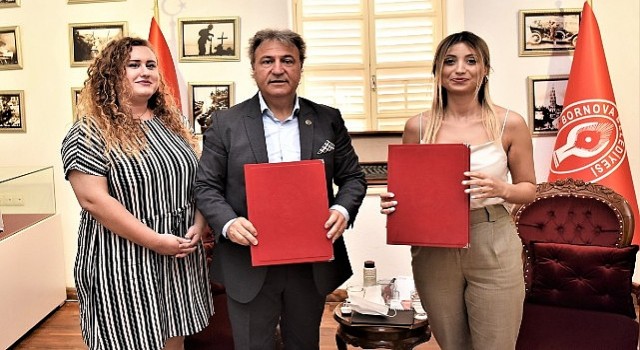 Bornovalılara yabancı dilde pratik yapma imkanı