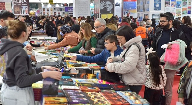 Çukurova 15. Kitap Fuarı Kitapseverlerin Yoğun İlgisi İle Sona Erdi