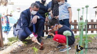 ZİYA ÖĞRETMEN, ANKARA ANADOLU MASAL EVİ'Nİ AÇTI