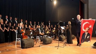 Çerkezköy Belediyesi Türk Müziği Korosu Çerkezköy Atatürk Kültür Merkezi’nde muhteşem bir konser verdi.