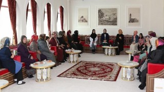 Kadın ve Aile Hizmetleri Daire Başkanlığı Mahalle Toplantılarını Sürdürüyor