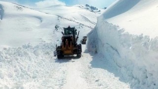 Van Büyükşehir’in Karla Mücadelesi 7/24 Sürüyor