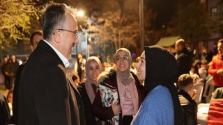 Ak Parti Heyeti Gençlerle Sahur Yaptı