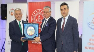 Kemer Belediye Başkanı Necati Topaloğlu’na Anlamlı Plaket