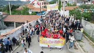 Bayraklı ‘baharı’ coşkuyla karşıladı