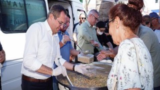 Ayvalık Belediye Başkanı Mesut Ergin’den Yedi Bin Kişiye Aşure İkramı