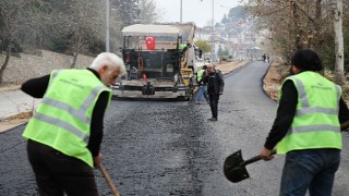 Muğla Büyükşehir Belediyesi, Kavaklıdere Turgut Özal Bulvarında birinci kat sıcak asfalt çalışmalarını tamamladı